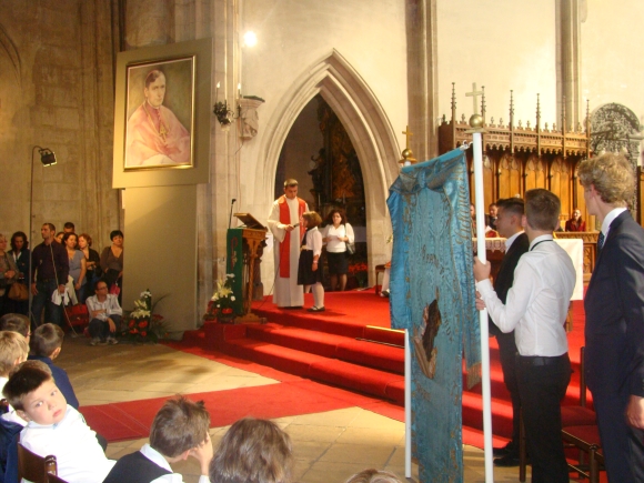 Ránk nézve a hitetlenség, az istentagadás jelenti a legnagyobb veszélyt, mert elszakít Istentől és az Ő Fiától. Kegyelmi szinten, tehát védelmet élvezünk, ha Istenben hiszünk, mert semmi sem választhat el minket az Ő szeretetétől.