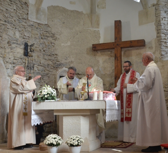 Istenhez, Jézushoz bátran fordulhatunk segítségért, hisz Ő nem utasít el senkit.